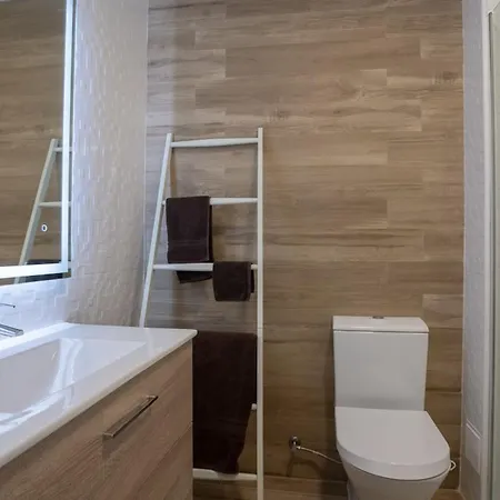 Apartman Oasis - Renovated Located In The Heart Of Ca