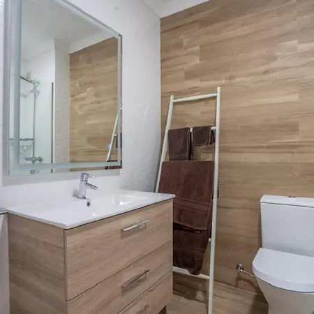 Apartment Oasis - Renovated Located In The Heart Of Ca